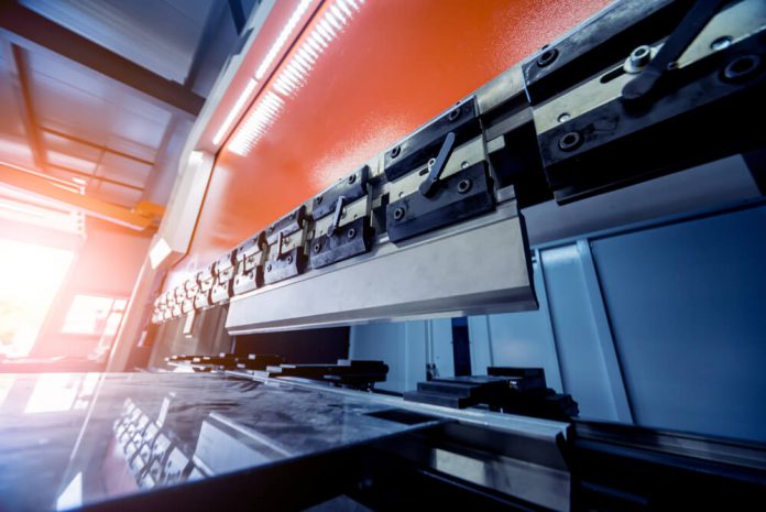 Gilotyna hydrauliczna do ciecia blachy